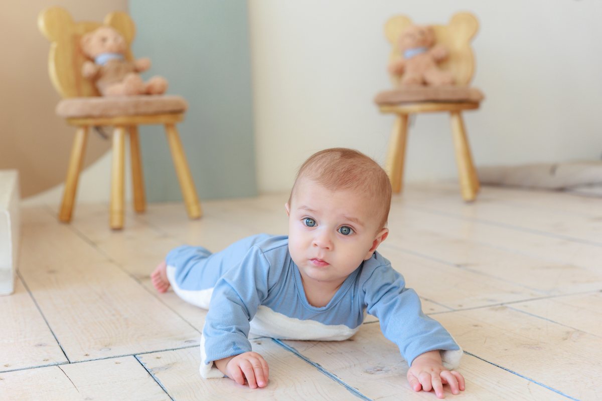 5 módszer, amivel hatékonyan megóvhatod kúszó kisbabád a hidegtől és a horzsolásoktól