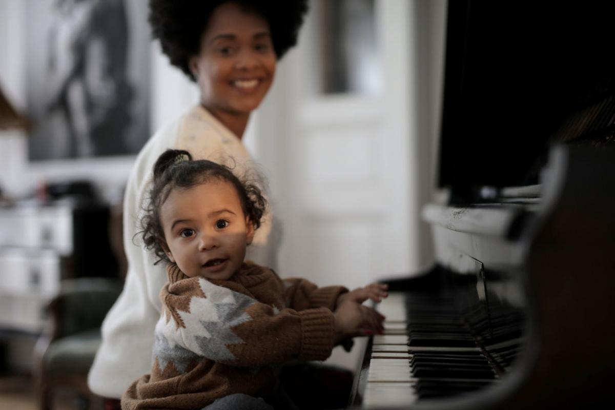A kellemes hangok, a zene fontossága a kisbabáknál